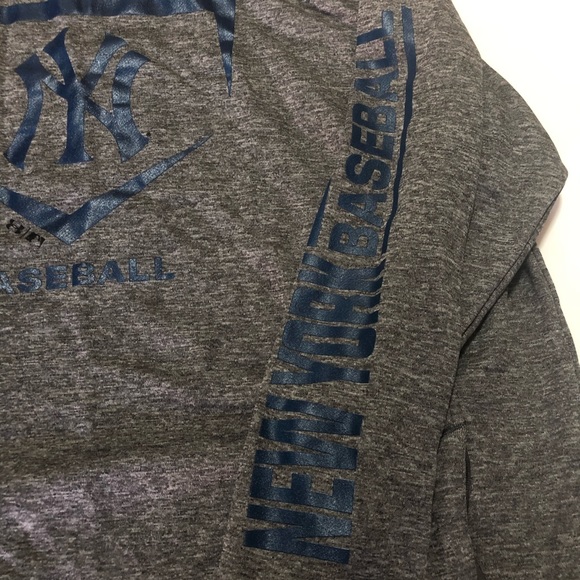 NEW! Under Armour Yankees Performance Hoodie Grey - Picture 4 of 8